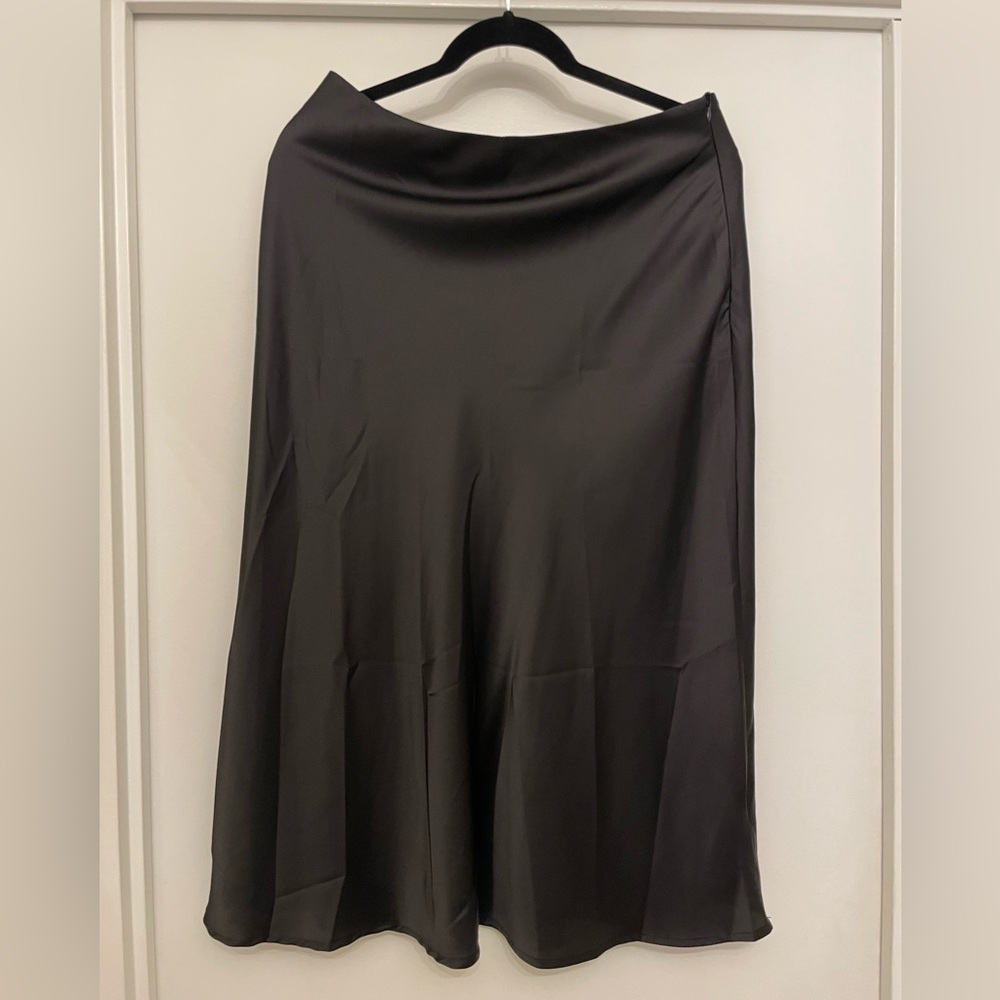 SHEIN - Elegant Black Satin Skirt -  Large